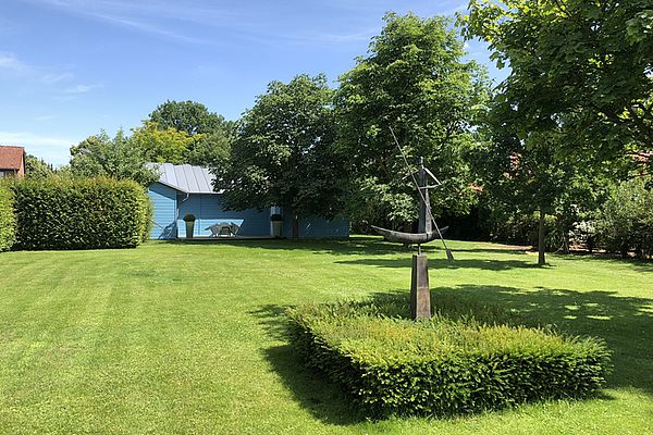 Blick auf Garage/Werkstatt